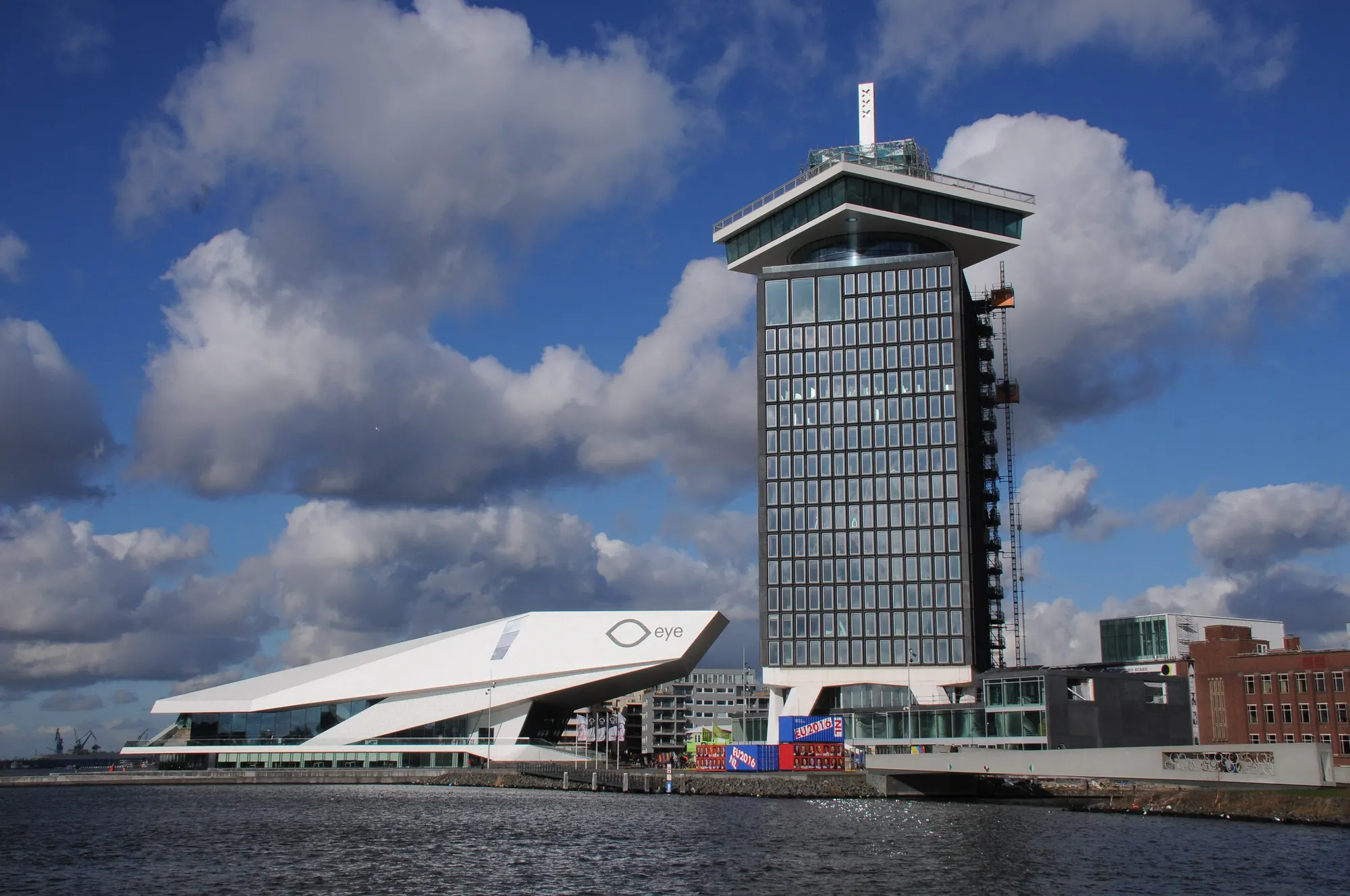 "Overhoeks" building totally under renovation at 11 Februari 2016 - panoramio