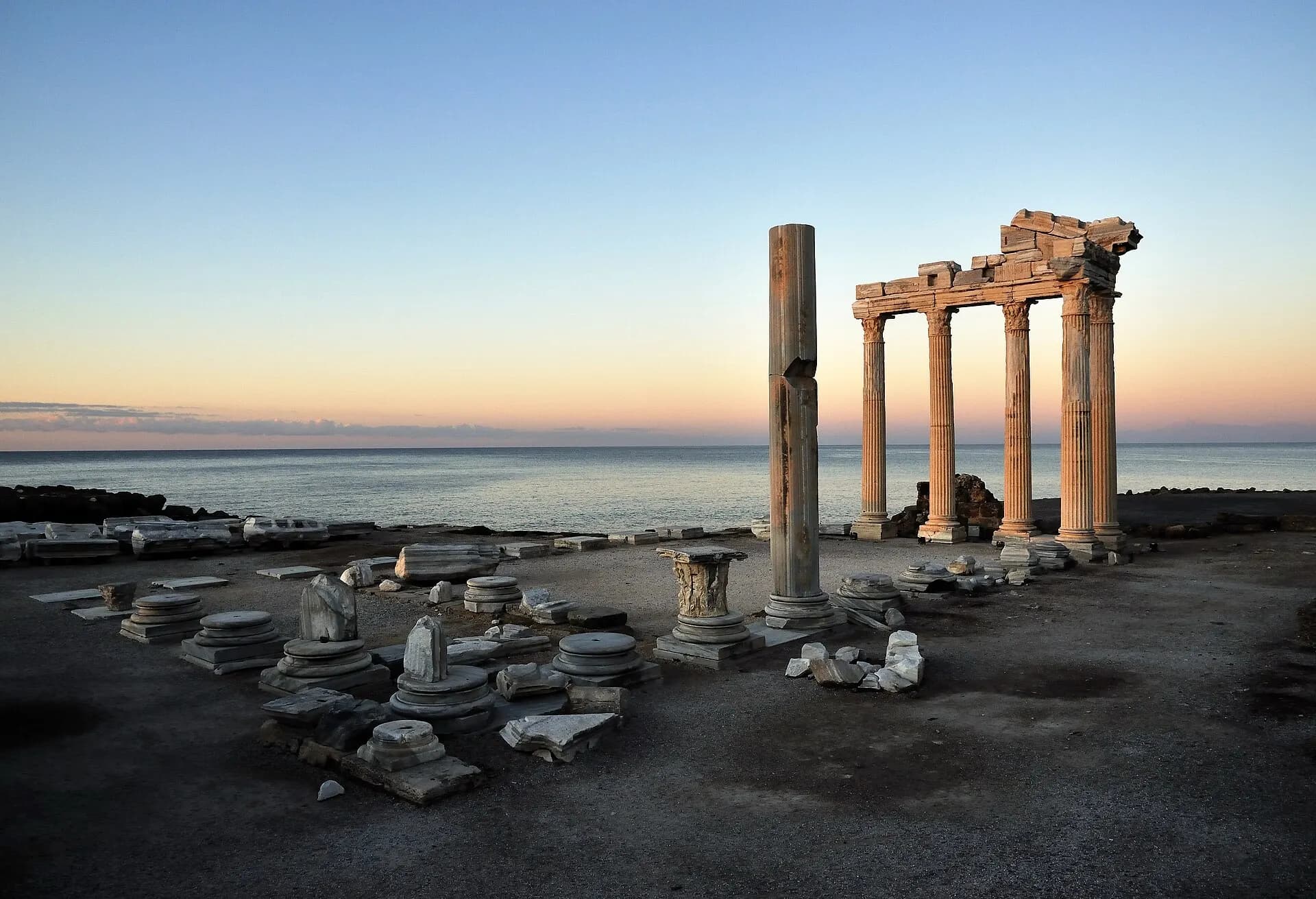 Temple Apollo Side Wide