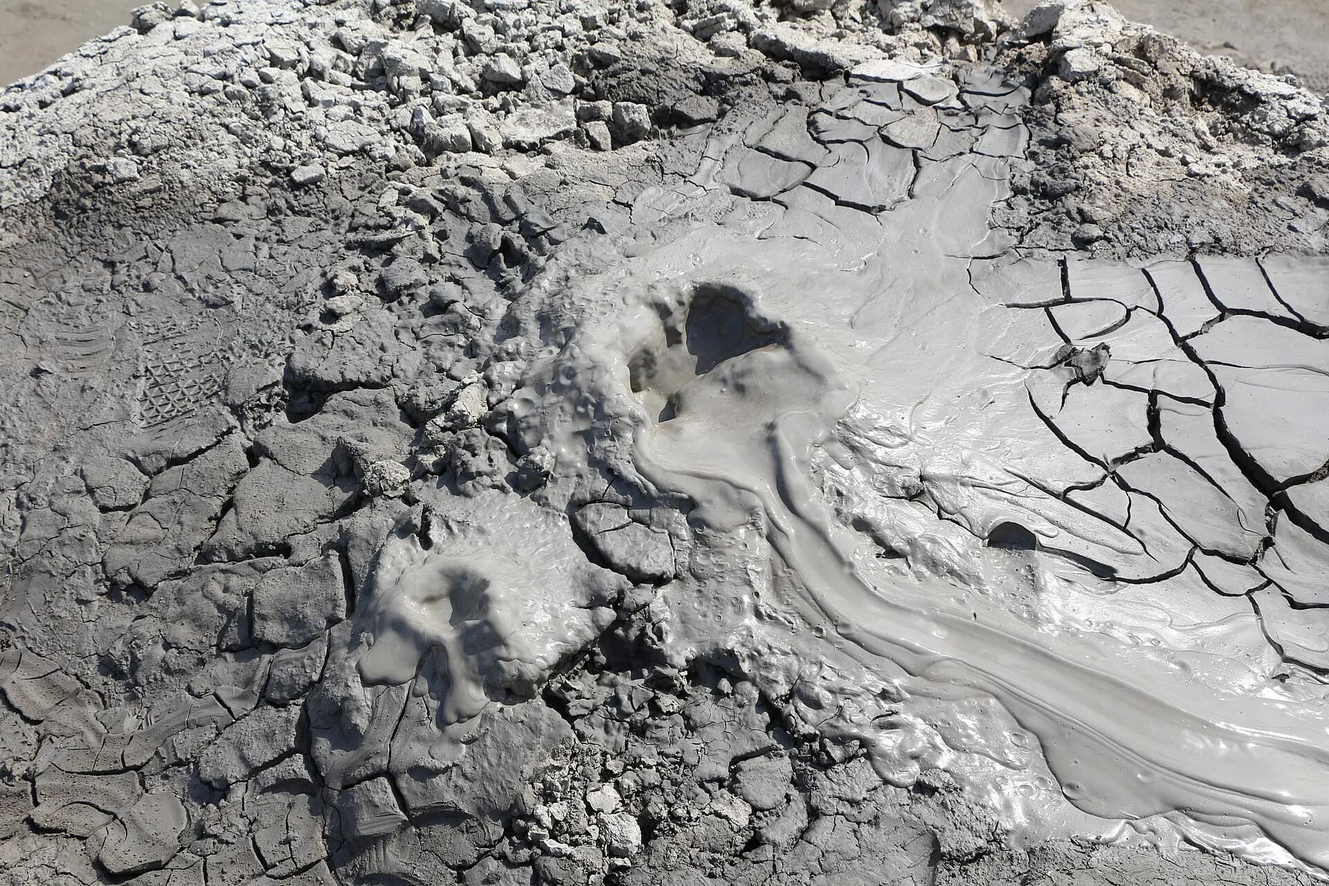 Gobustan mud volcanoes 08