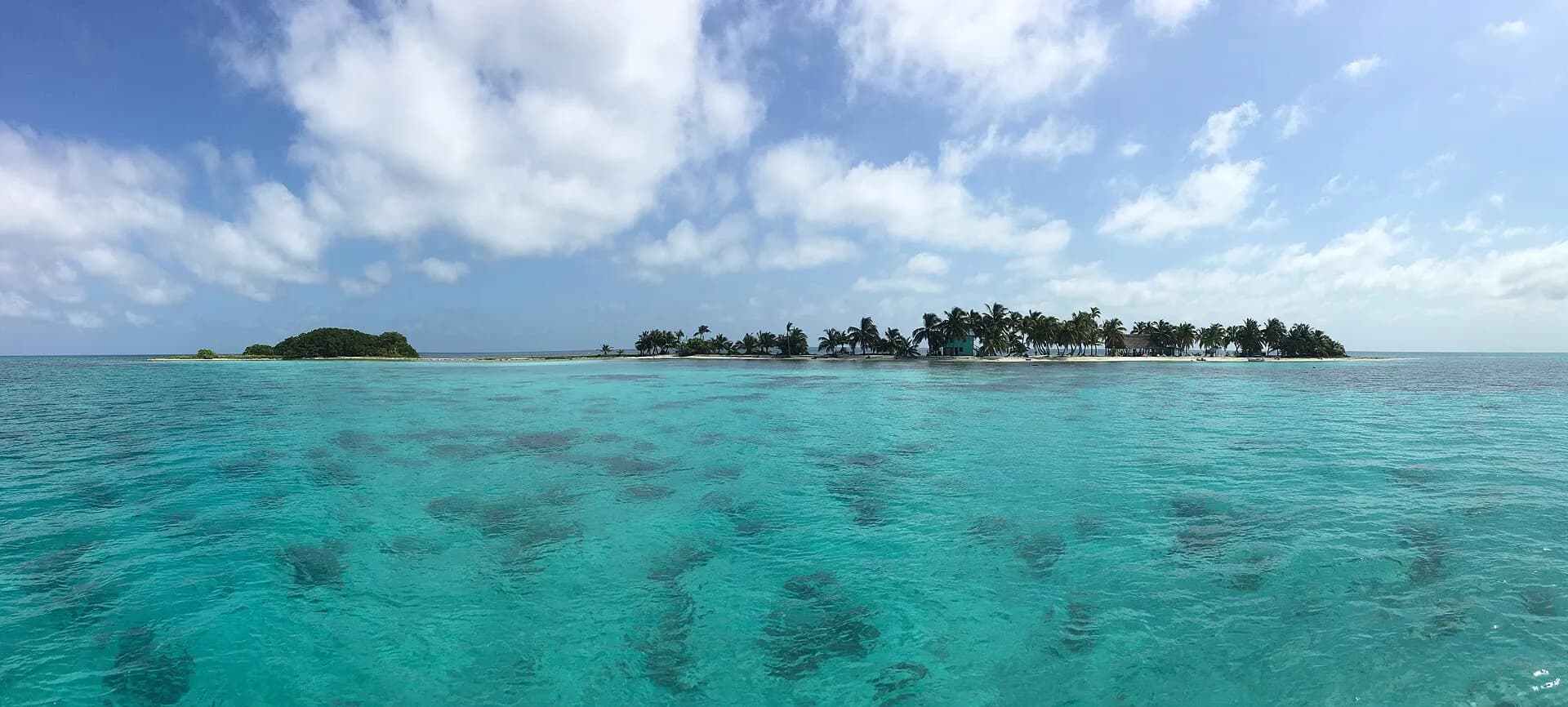 Laughing Bird Caye panorama