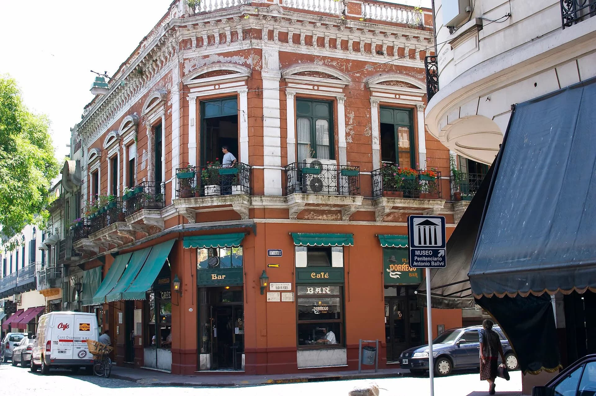 Buenos Aires - Plaza Dorrego - 20061204d