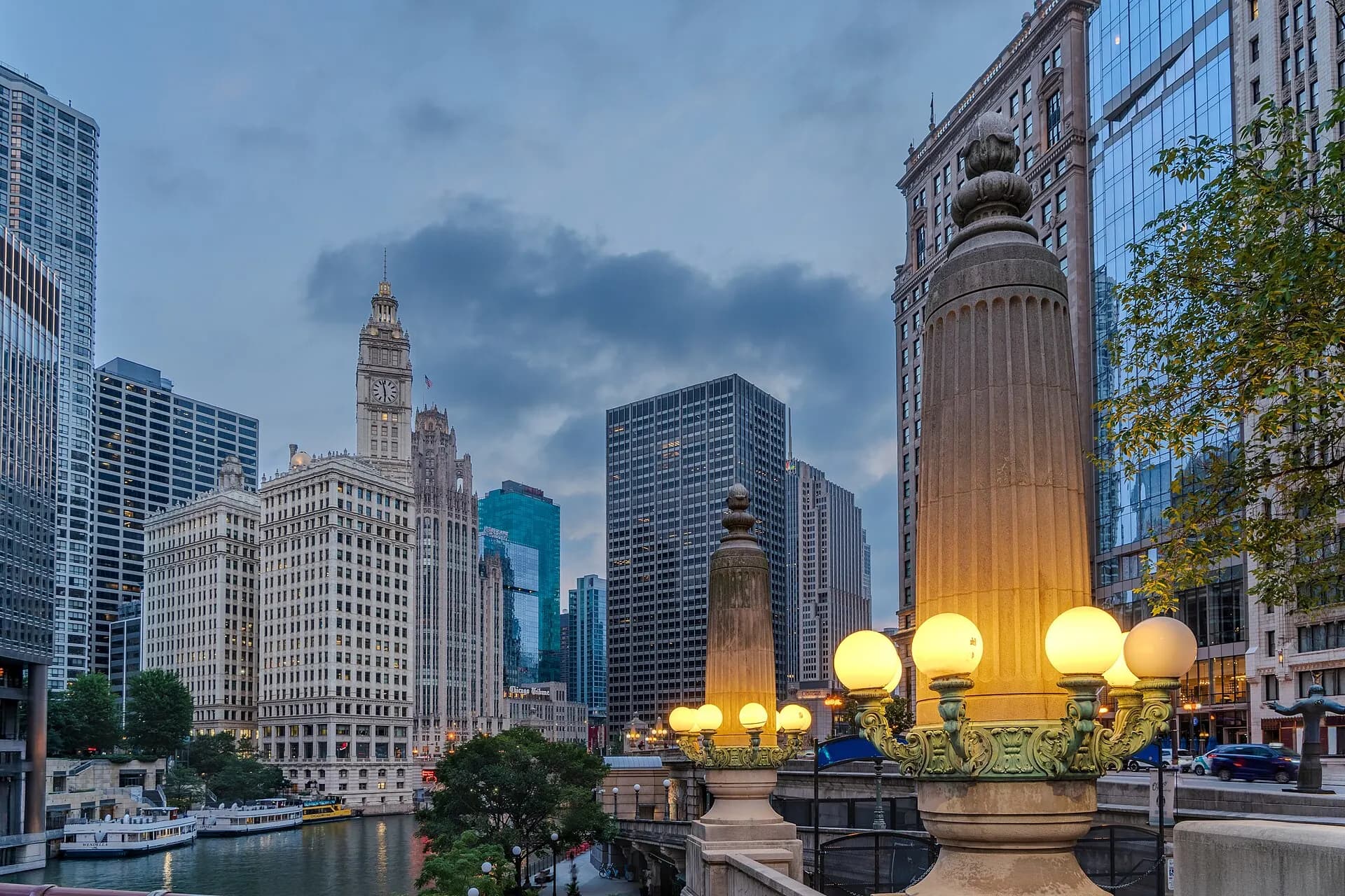 Chicago River and Wrigley Building - 03