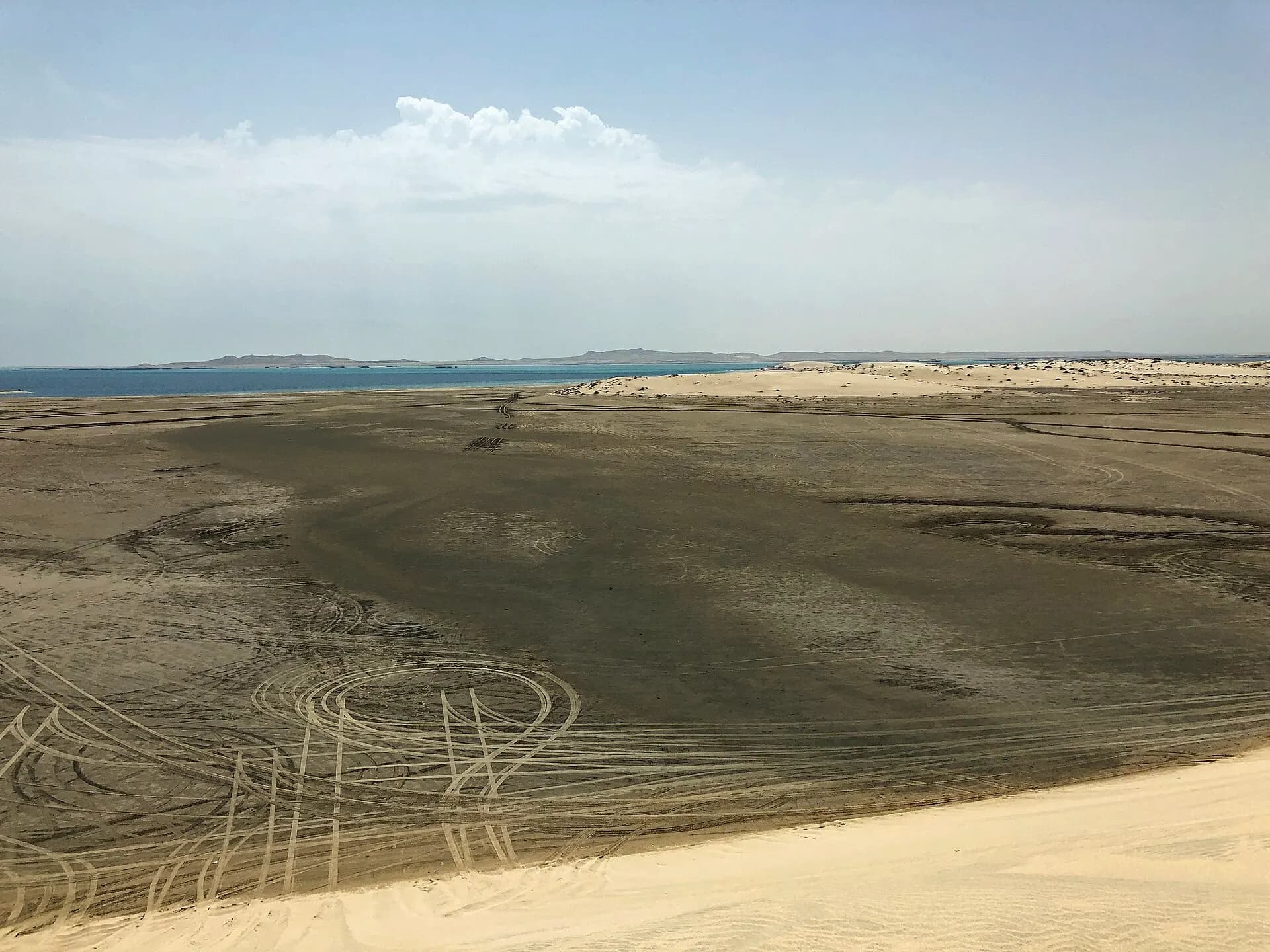 Khor Al Adaid Inland Sea and desert in Katar