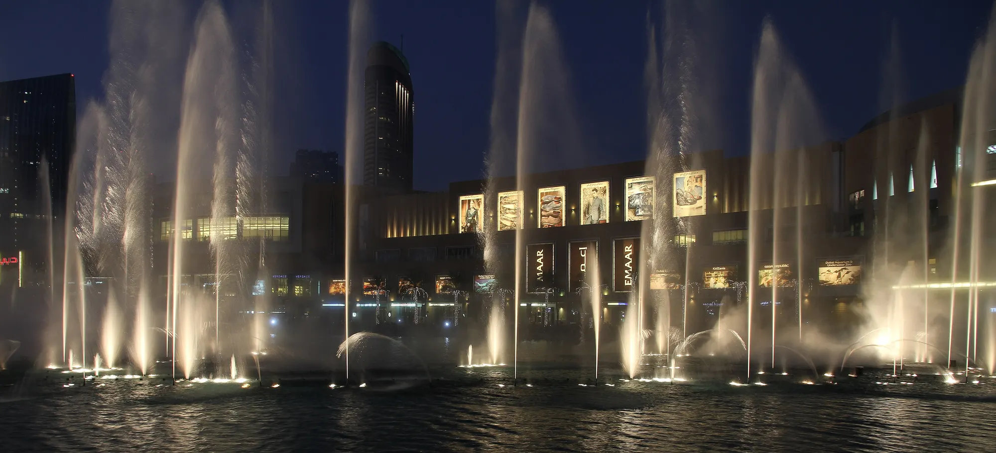 (UAE) The Dubai Fountain at Dusk 02