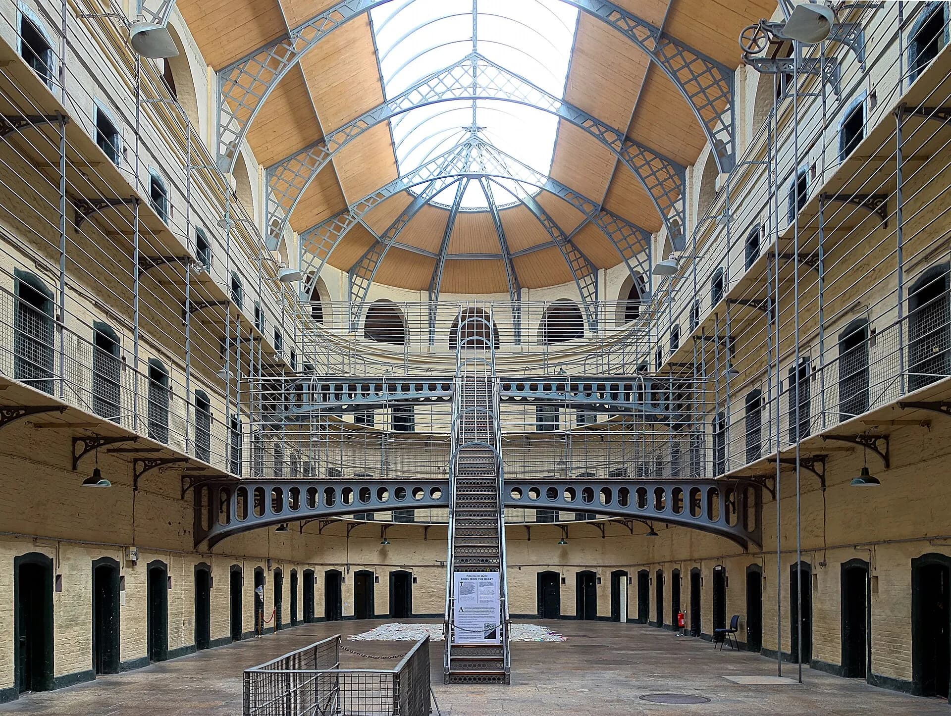 Dublin kilmainham gaol cells hall