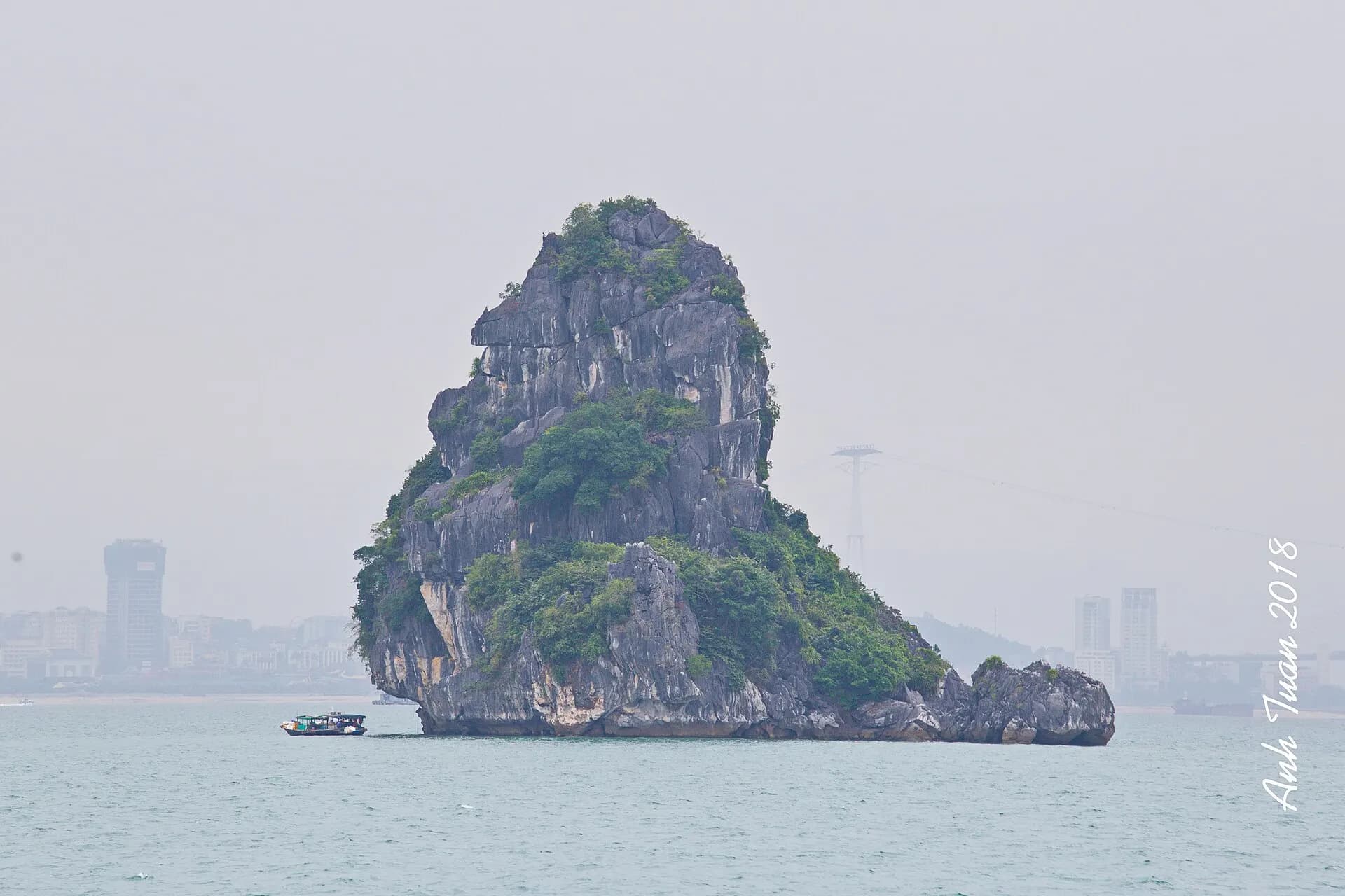 Halong Bay - Flickr - tuanleanh5561