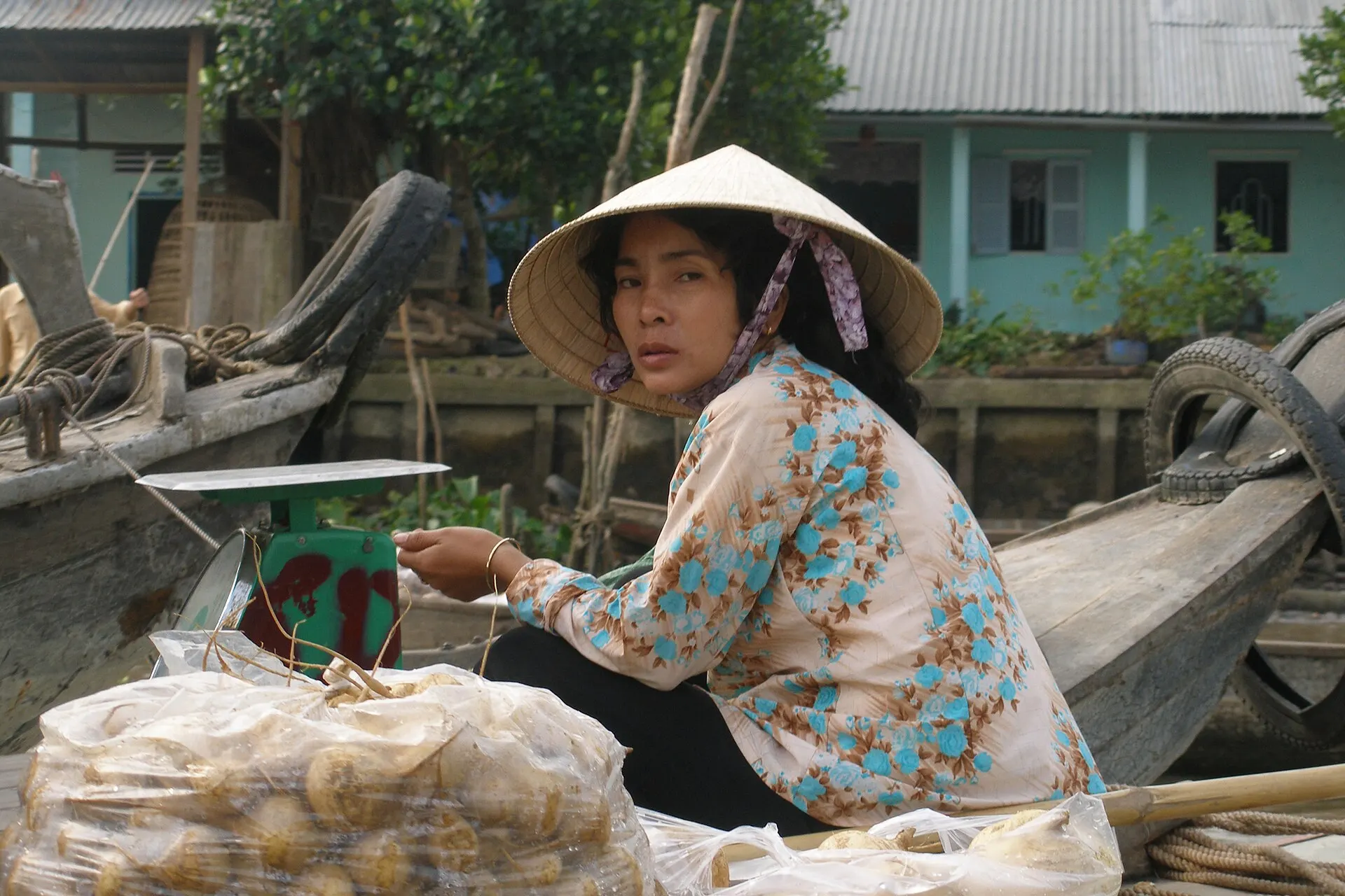 Vietnam, Phong Dien, Floating market in Mekong Delta, Woman