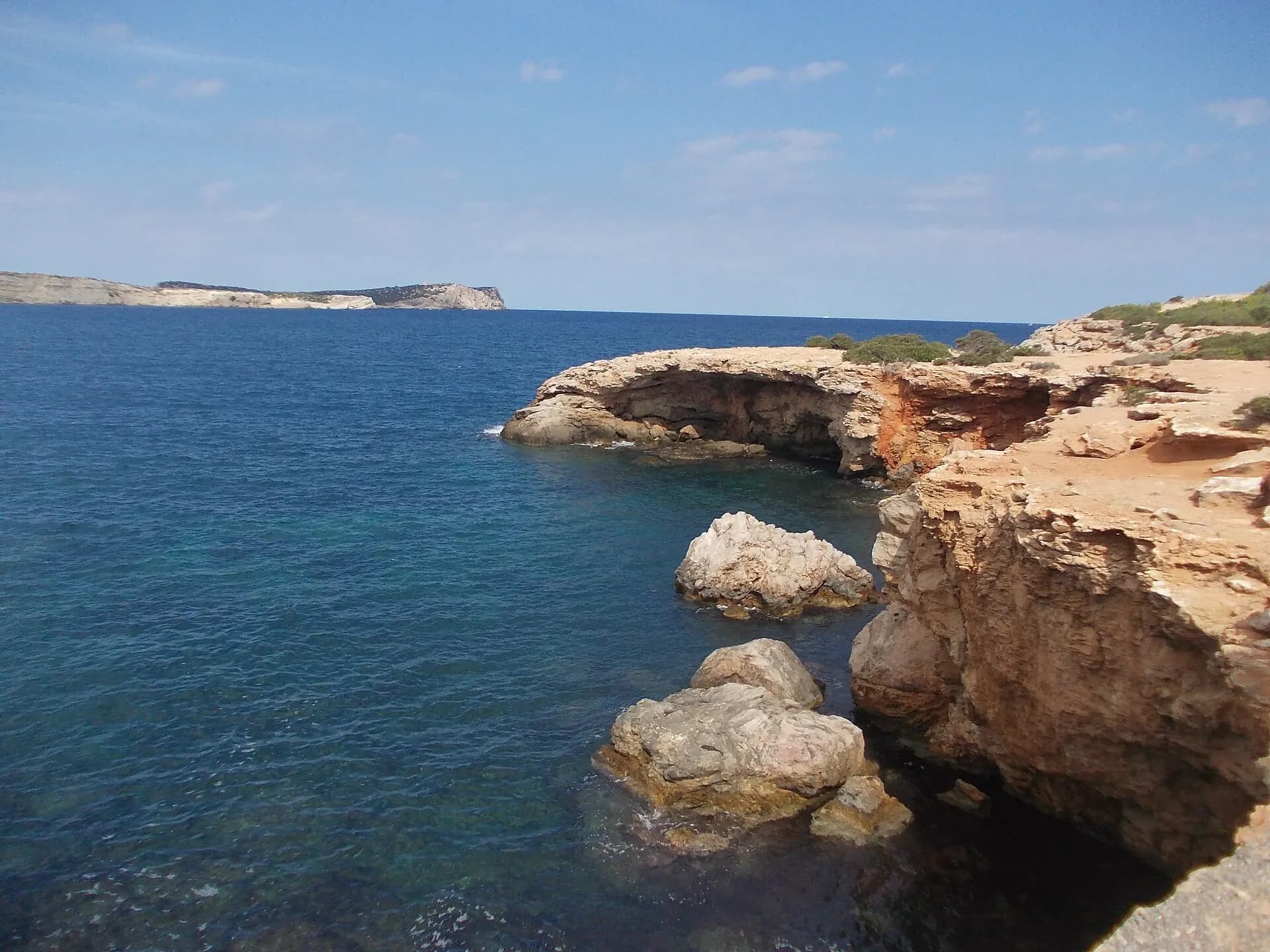 Balearen, Ibiza, Wanderung NW Cala Codolar - Cala Comte - Punta de sa Torre - panoramio (7)