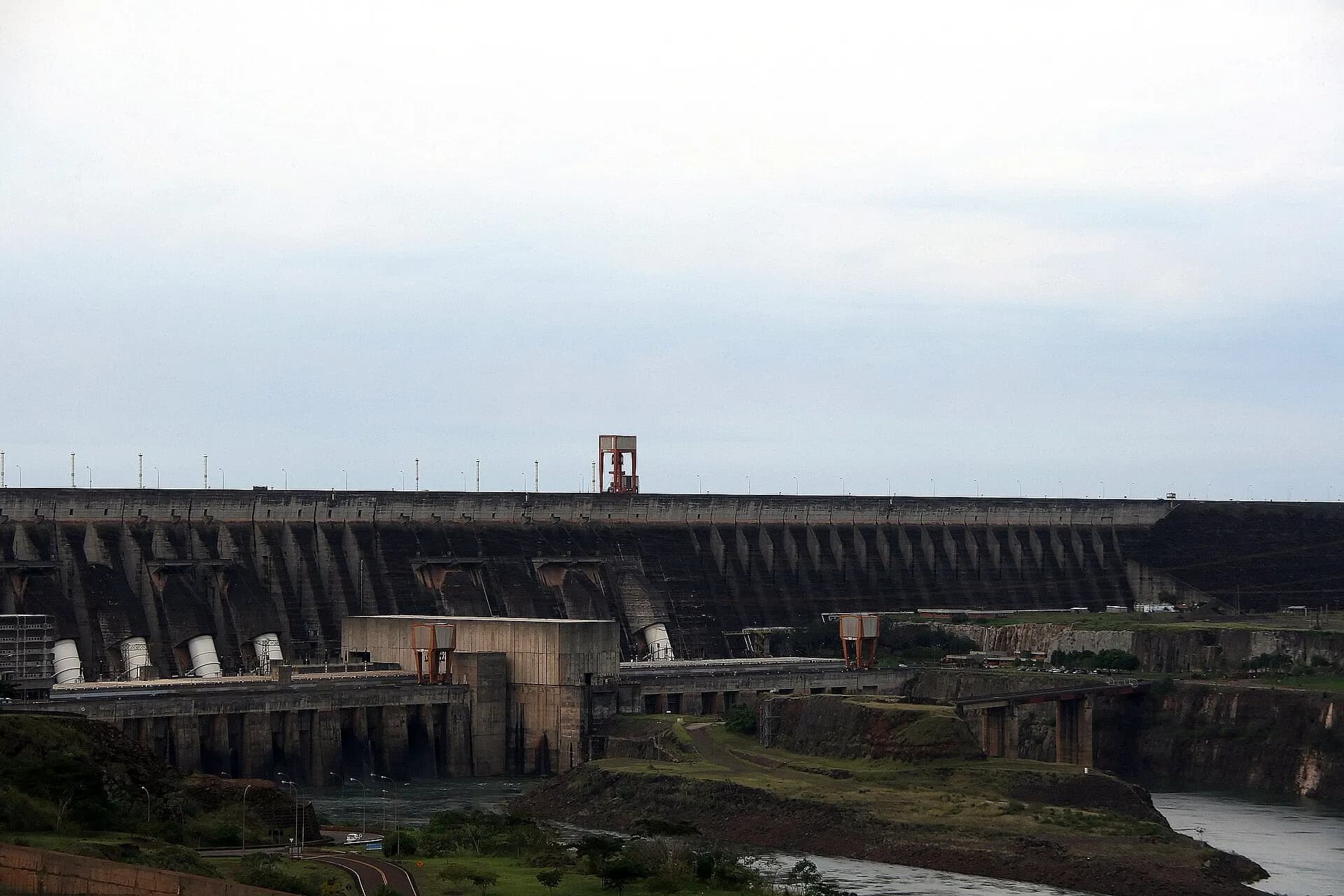Itaipu Dam 4084 filtered (1)