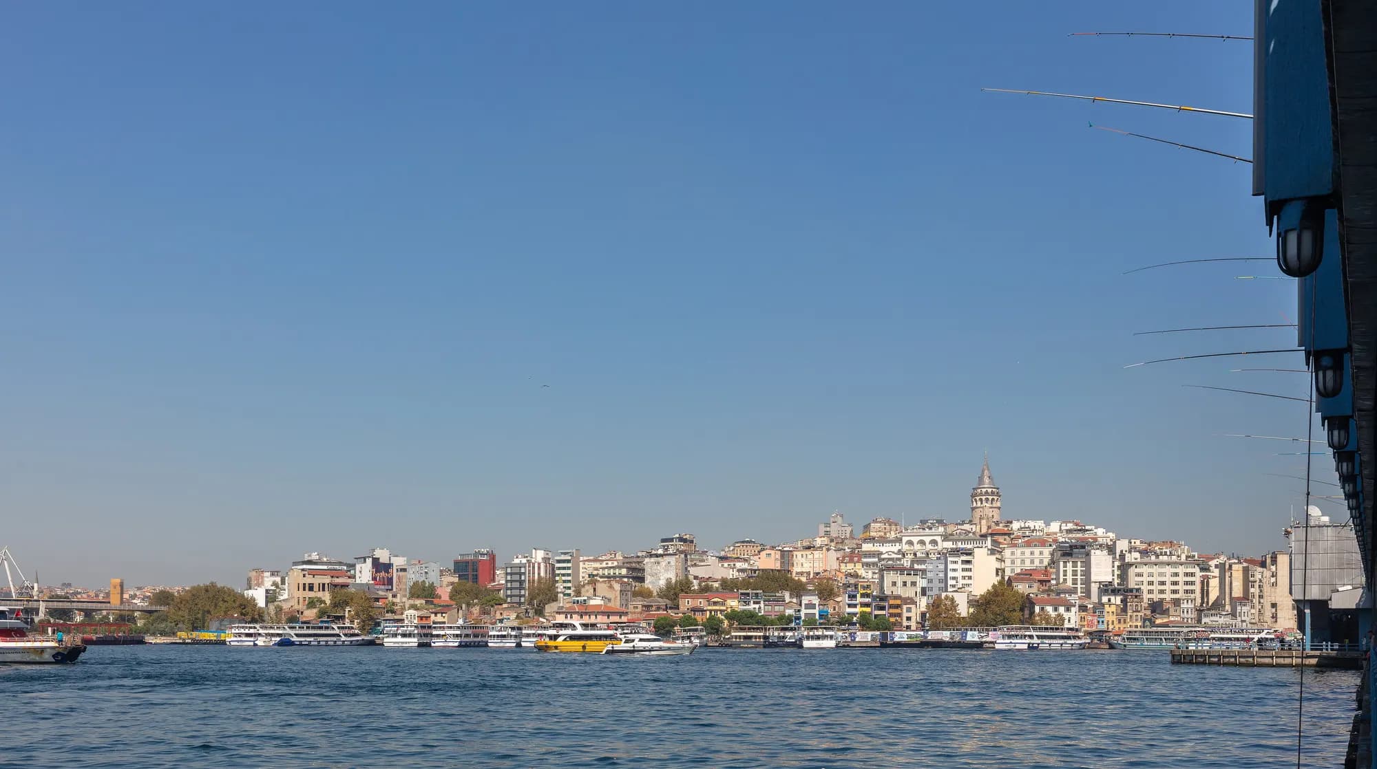 Karaköy desde el puente de Gálata, Estambul, Turquía, 2024-09-28, DD 93