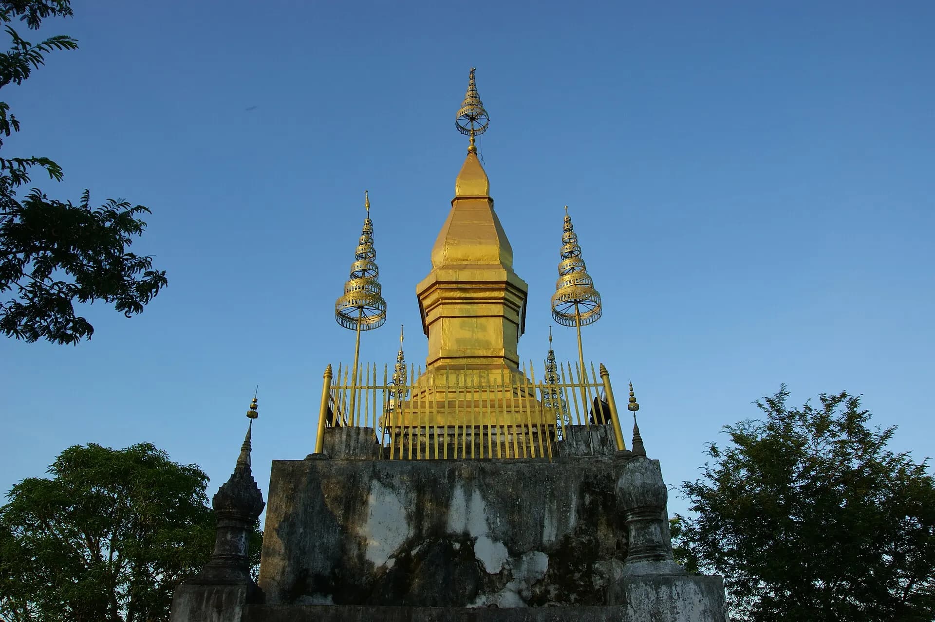 Wat Chom Si stupa (2009a)