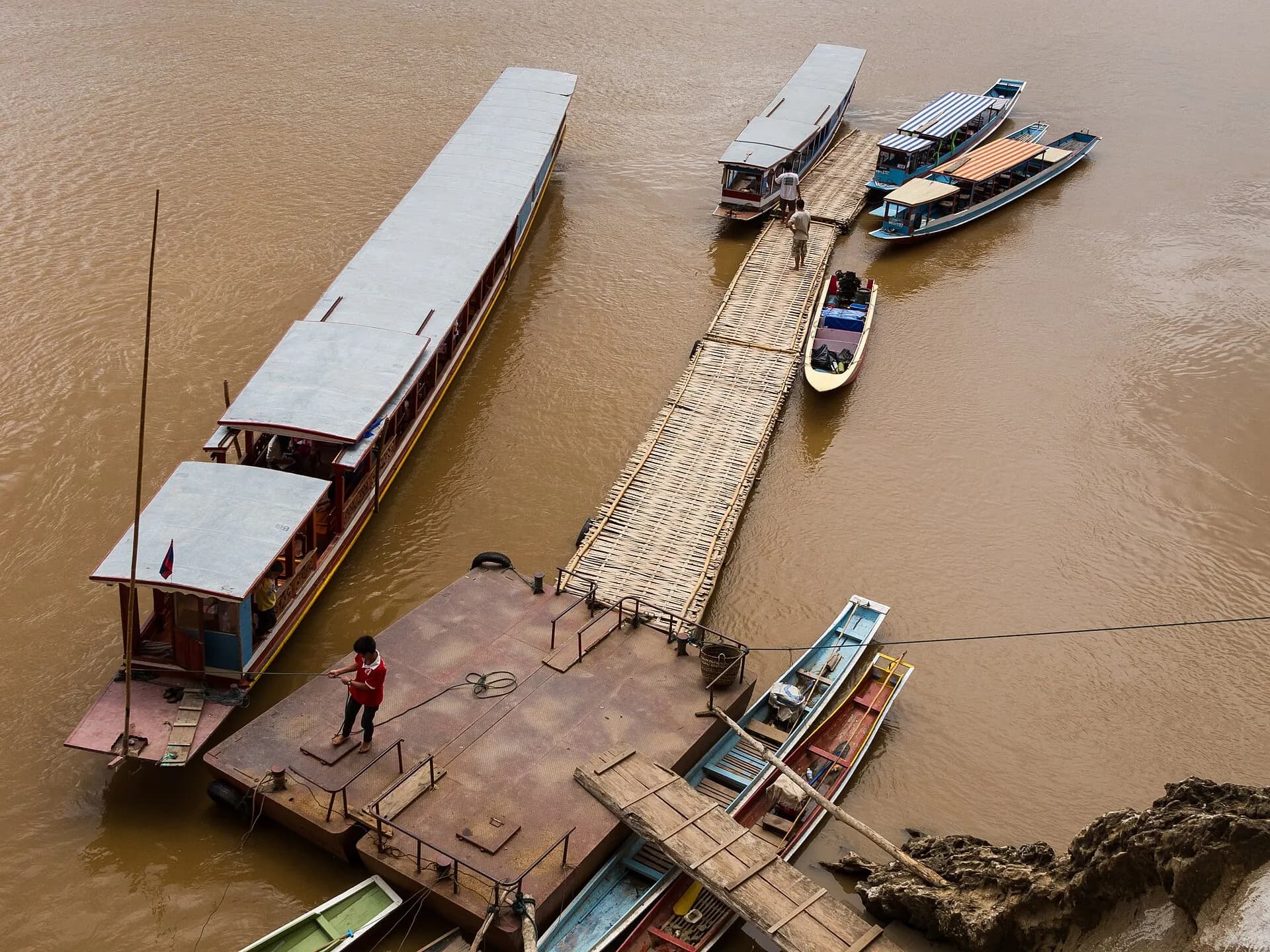 Mekong-River Laos jetty-at-Pak-Ou-Caves-01
