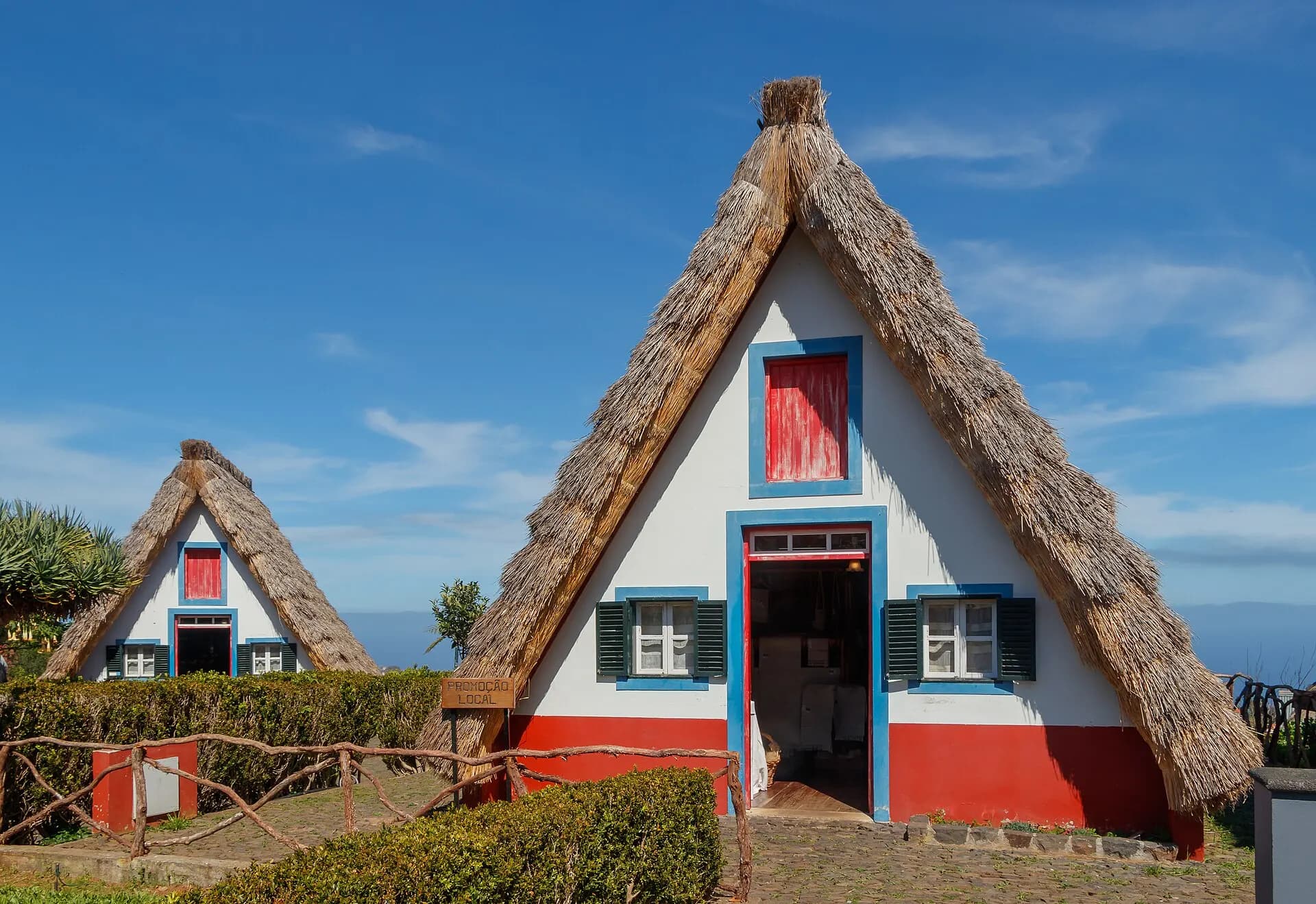 Traditional farmhouse - Santana 06