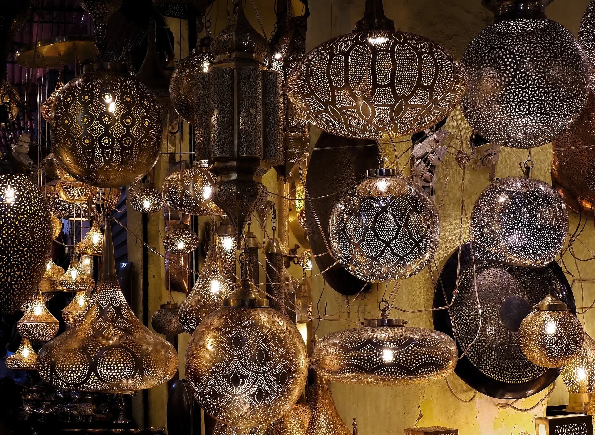 Oriental hanging lanterns. Souk Haddadine, Marrakech Medina (سوق الحدادين مراكش)
