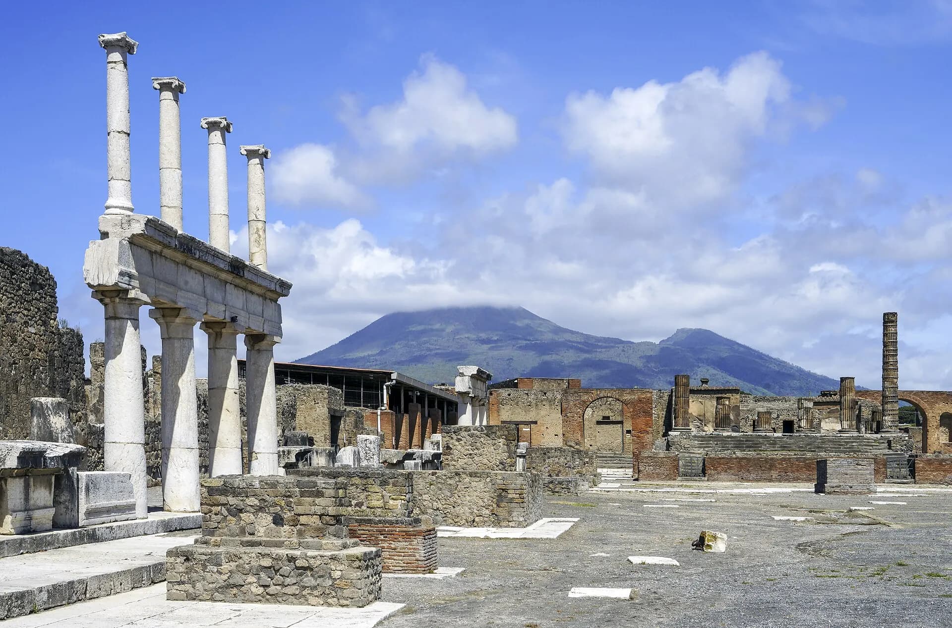 Forum (Pompeii) and the Vesuvio