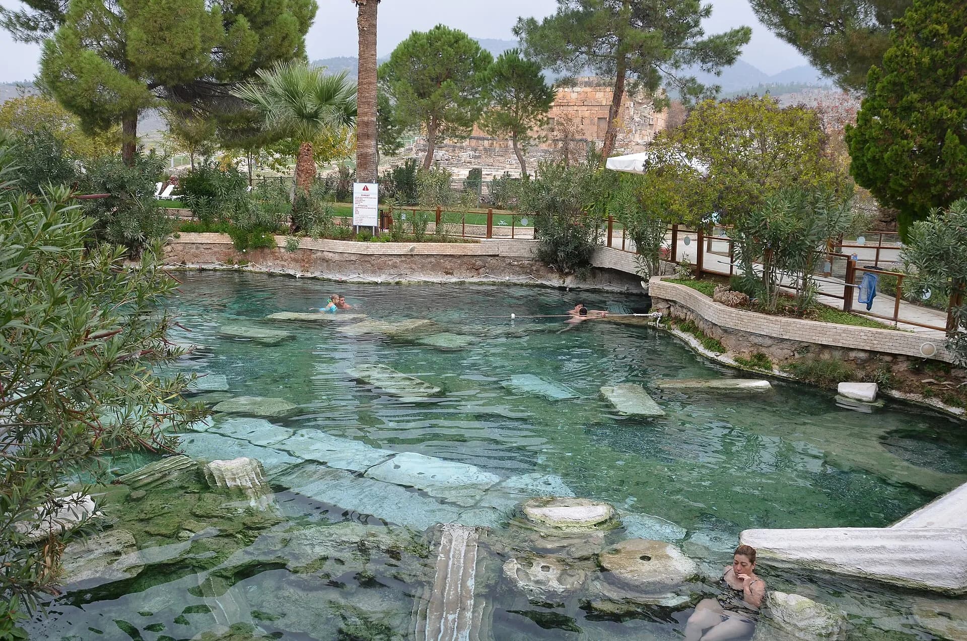 Cleopatra Antique pool (15688240214)