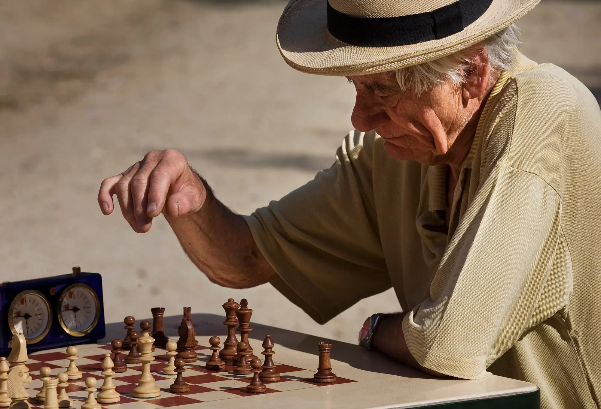 Paris - Playing chess at the Jardins du Luxembourg - 2966