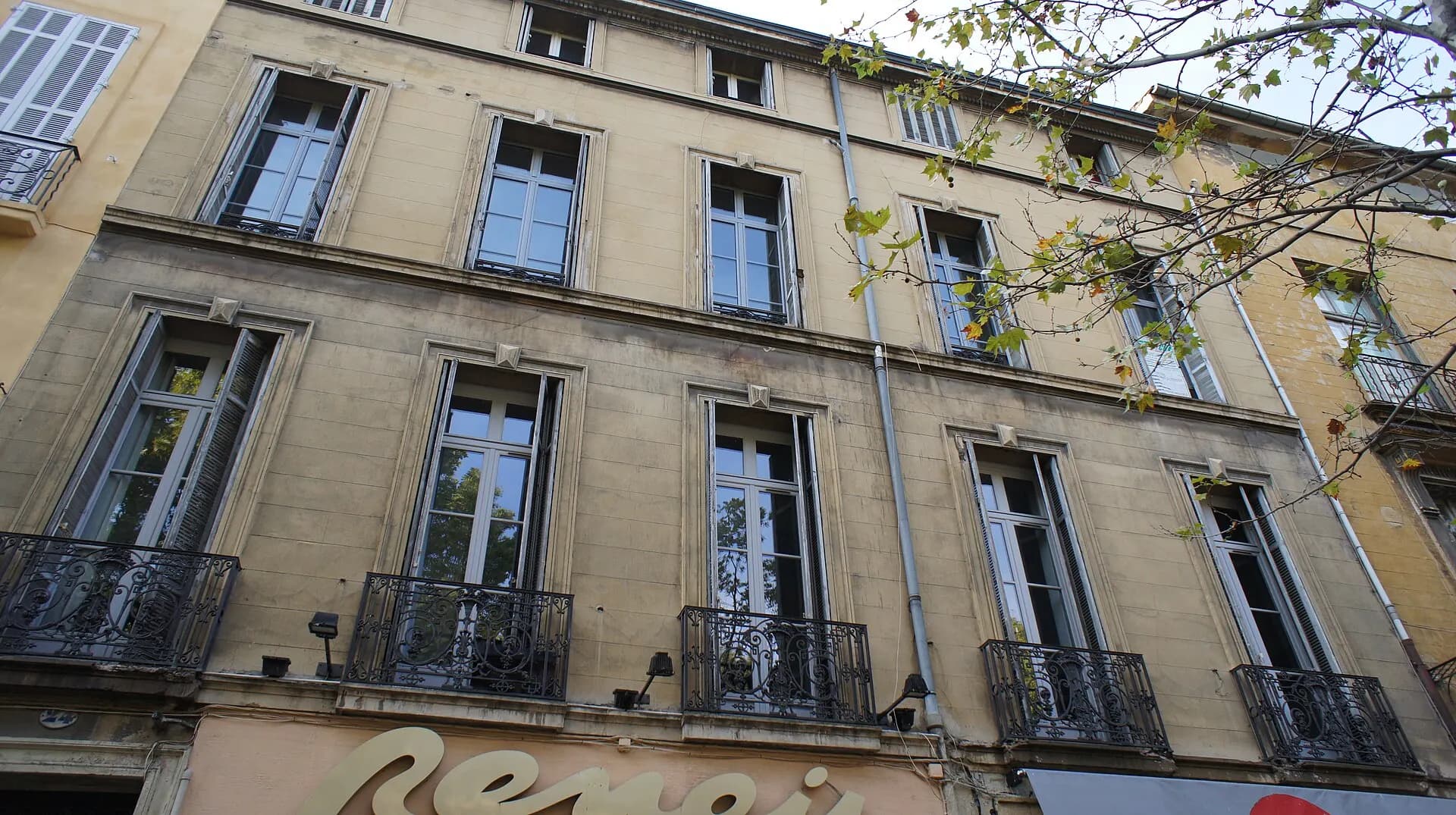 Immeuble 24 cours Mirabeau by JMC