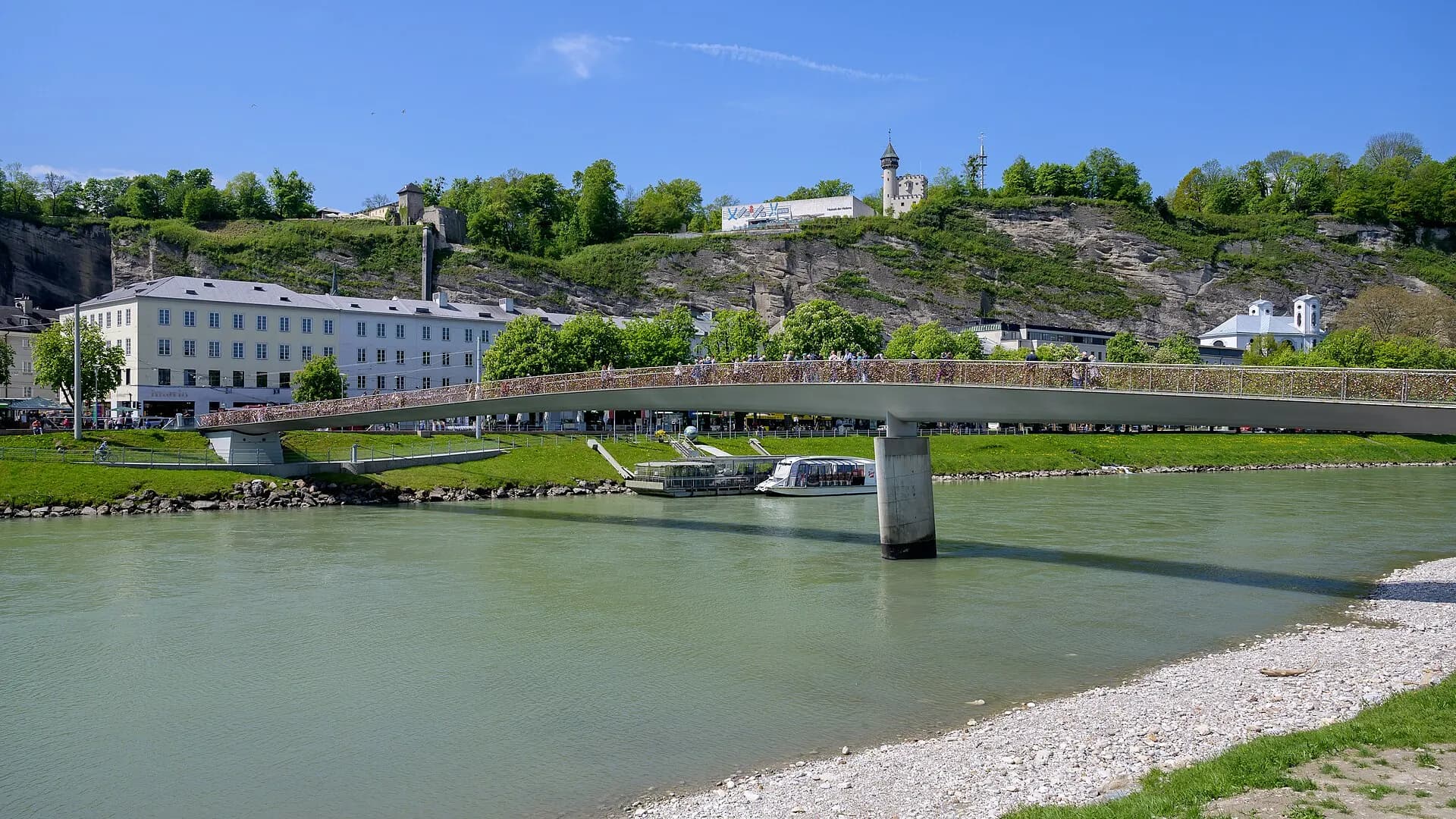 Salzburg Marko-Feingold-Steg Mönchsberg-8100