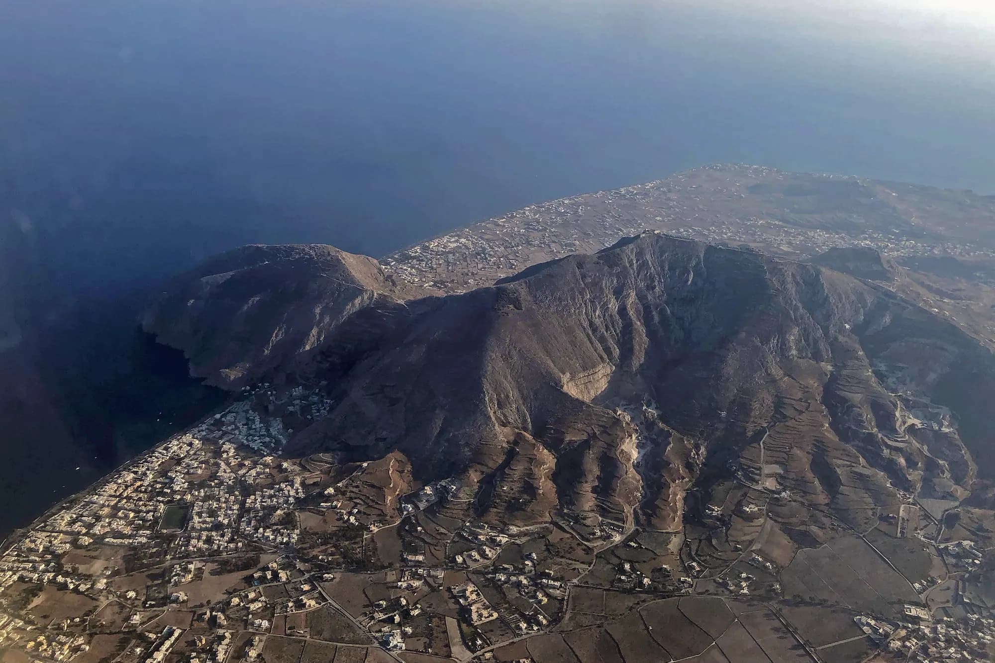 Santorini - Grecia - Vista Aerea del promontorio di Ancient Thira - agosto 2018