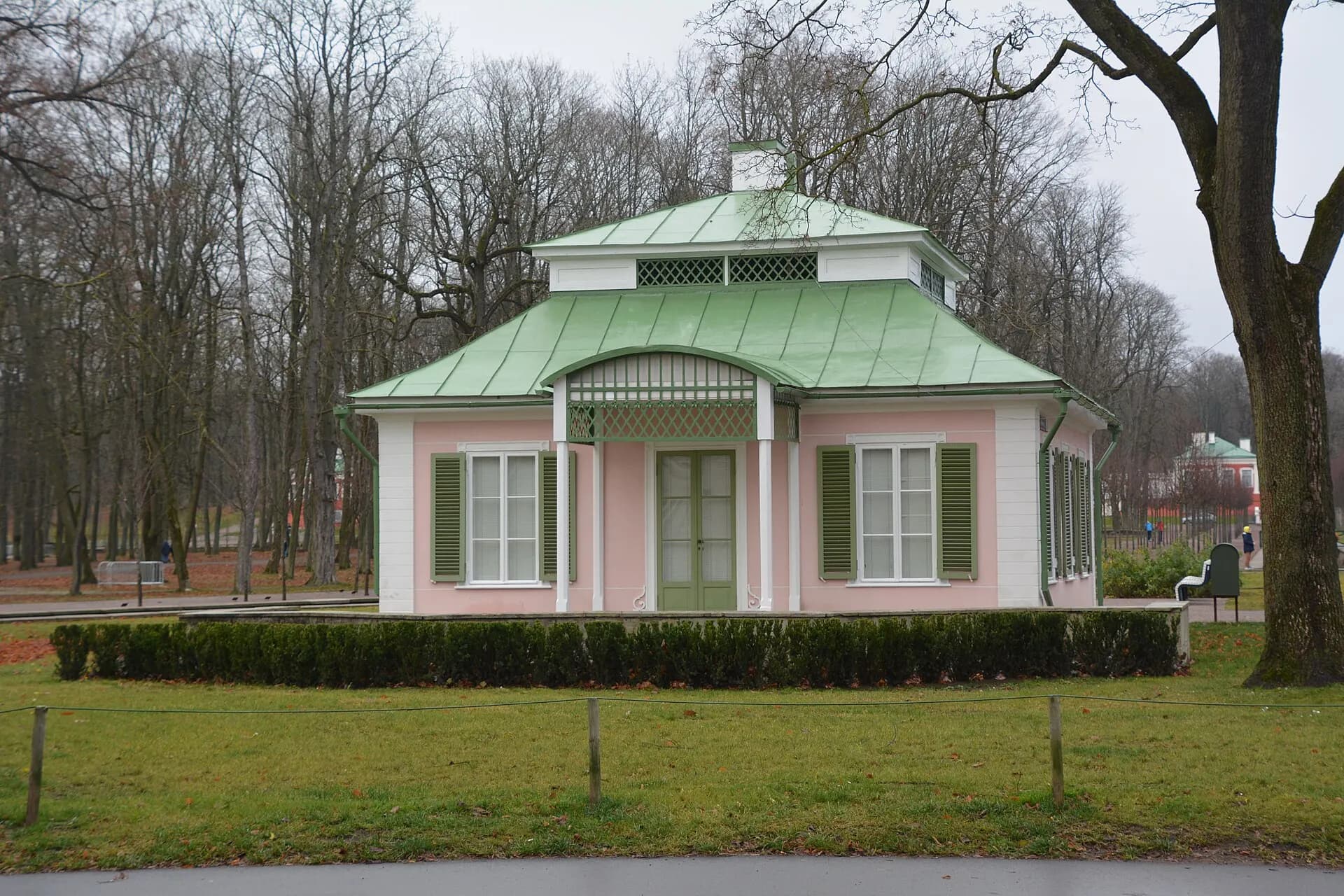 Entrance building Kadriorg Park