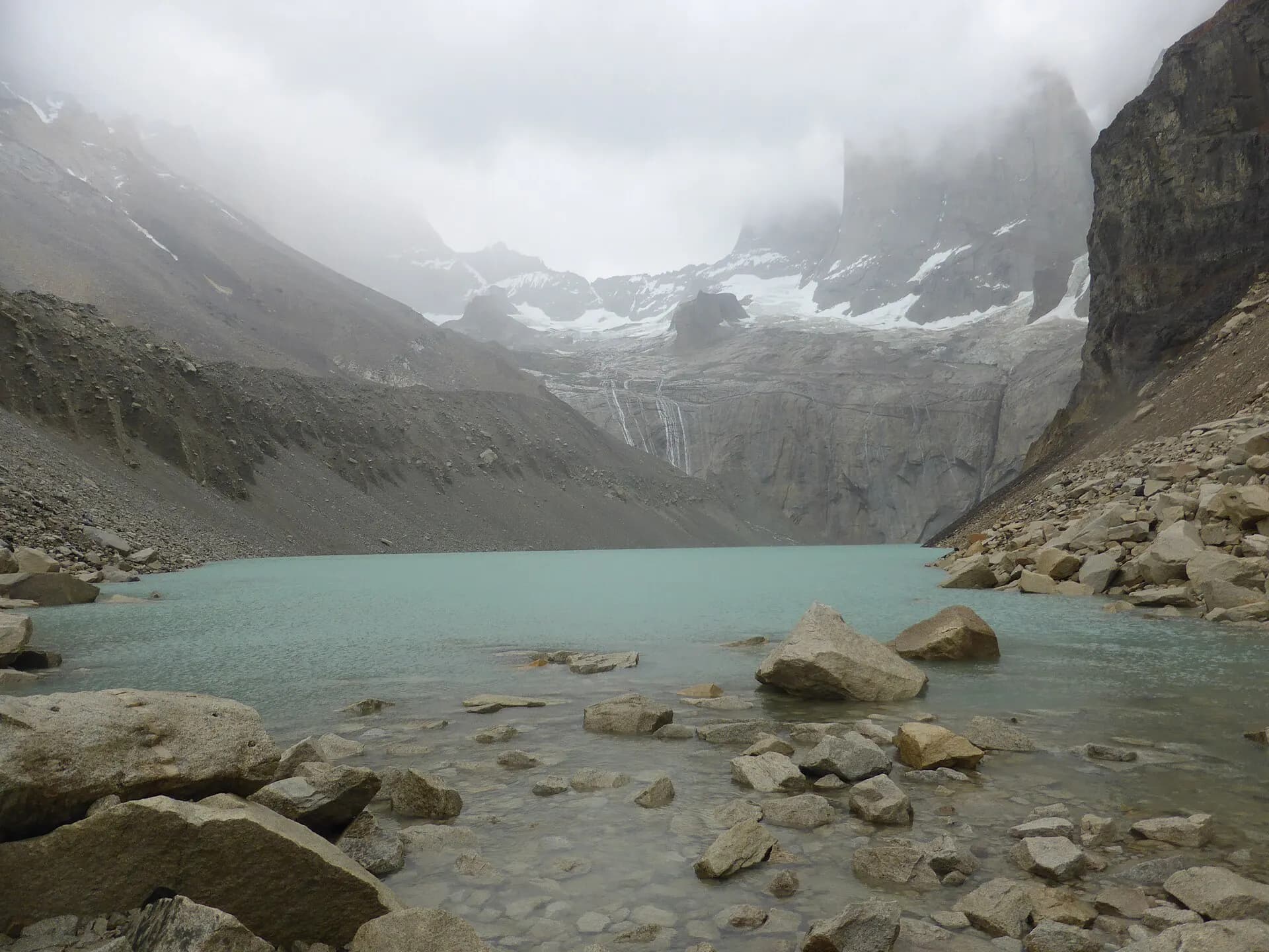 Cordillera Paine; vista desde el mirador Base de las Torres, Parque nacional Torres del Paine, Chile