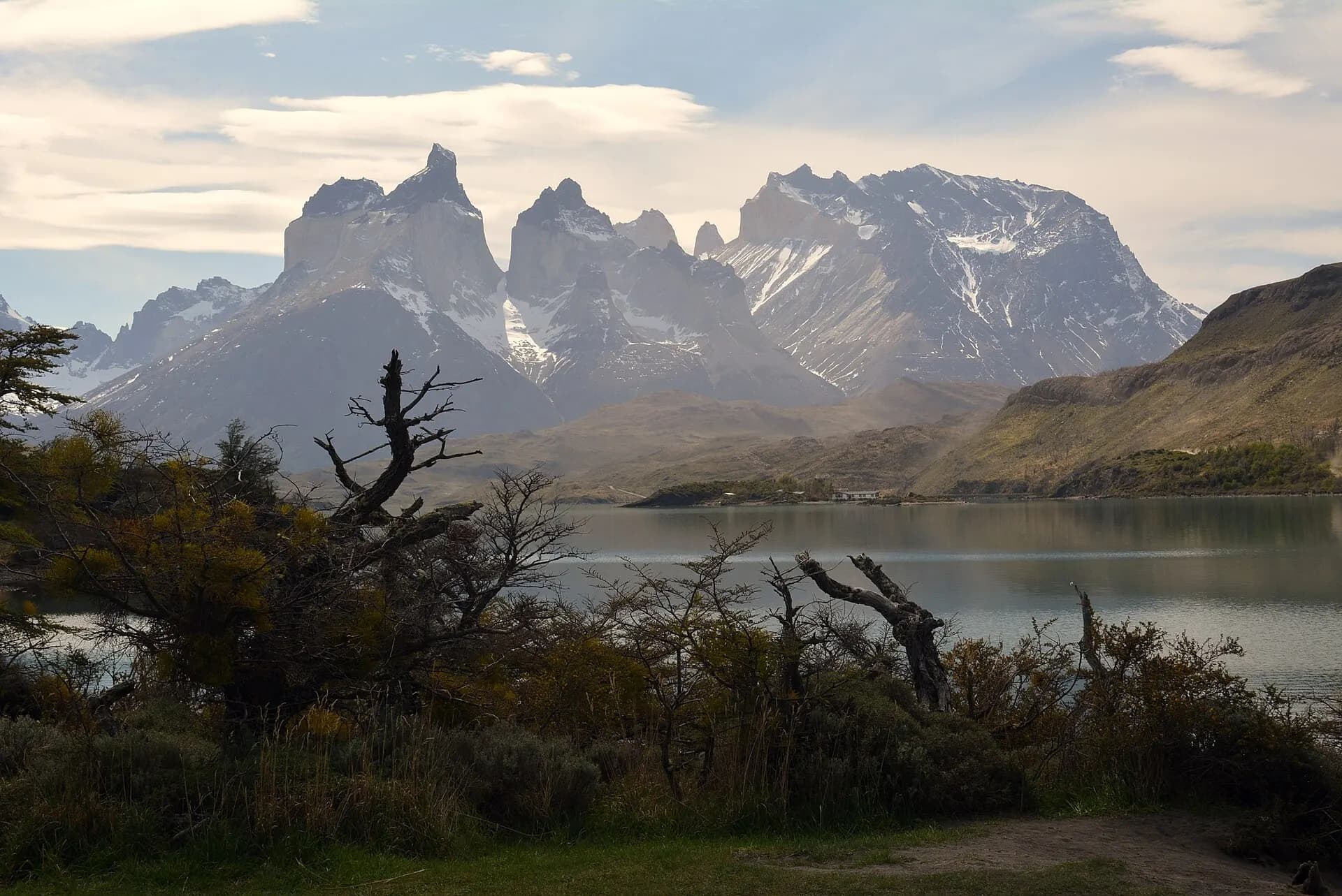 Cuernos del Paine (Lago Pehoé) - panoramio