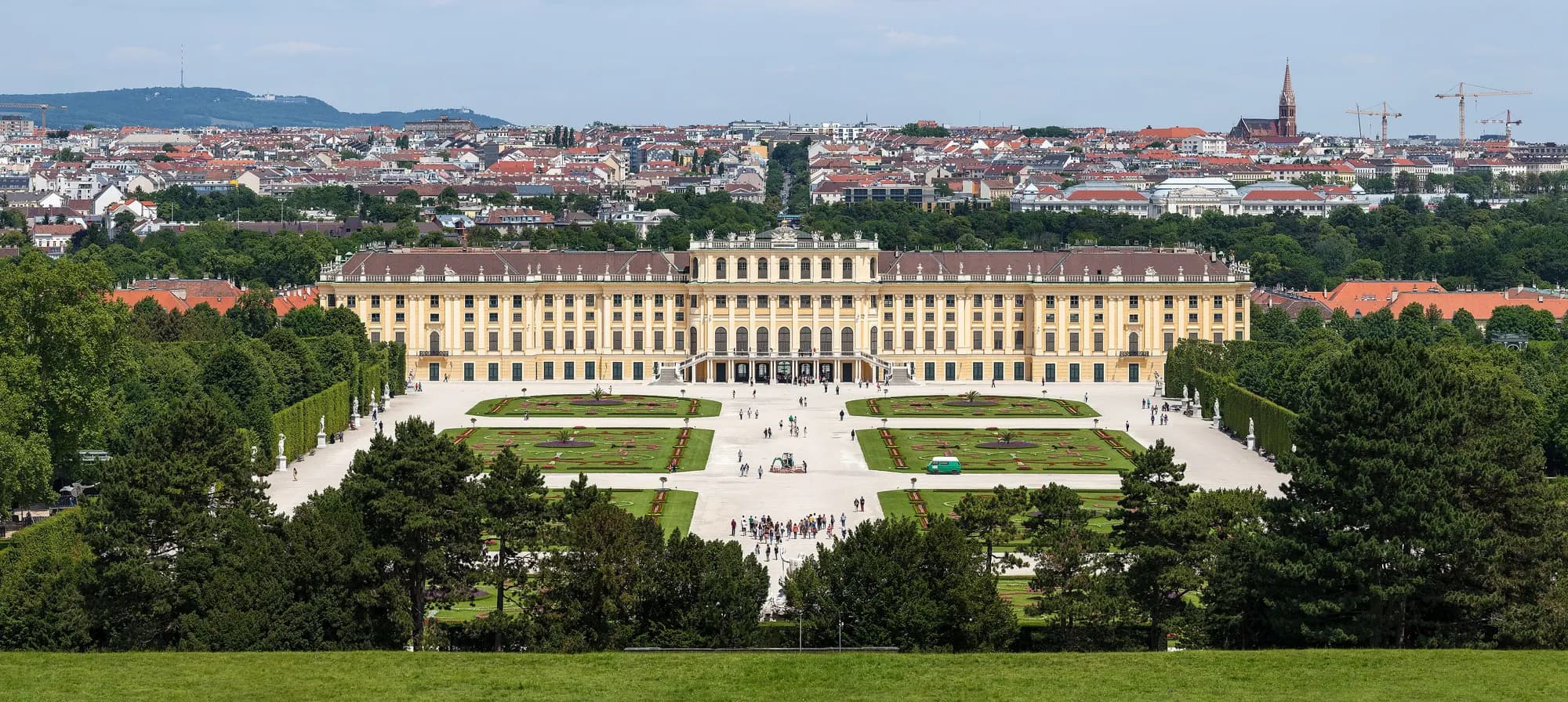 Schloss Schönbrunn Wien 2014 (Zuschnitt 1)